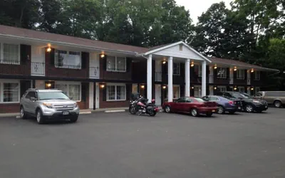 Coachman Motor Lodge