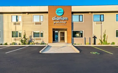 Photo 2 - Clarion Pointe Kent - Seattle South