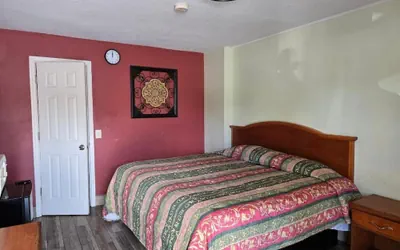 Photo 3 - Golf View Motel