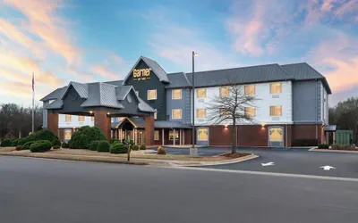 Photo 2 - Garner Hotel Madison Huntsville Airport by IHG