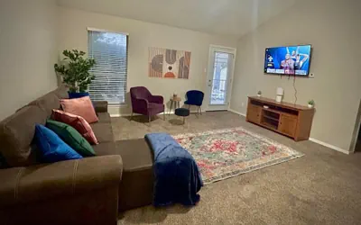 Photo 2 - Modern&beautiful,pool,a+ Location,longstaydiscount
