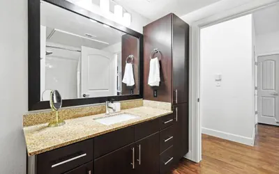 Photo 5 - Luxe 1 Bedroom With Pool Near Toyota HQ & Legacy West
