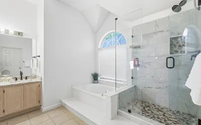 Photo 4 - Bright & Cozy 4BR Home w Movie Room & Backyard