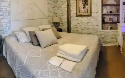 Photo 2 - The Hideaway