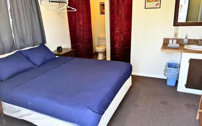 Photo 5 - Travelers Motel