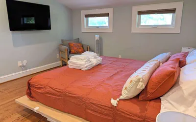 Photo 4 - Stylish Durham Retreat - Walkable, Sleeps 6
