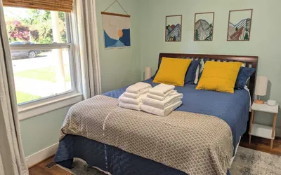 Photo 3 - Stylish Durham Retreat - Walkable, Sleeps 6