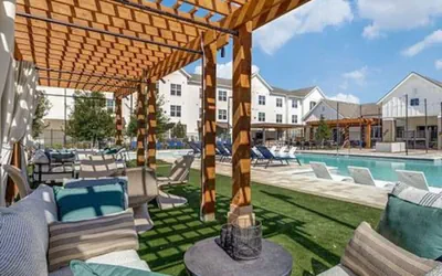 Photo 4 - Workerfriendly,washer/dryer, Gym,pool, A+ Location