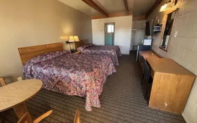 Photo 5 - Economy Inn