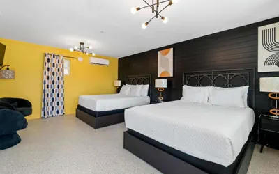 Photo 4 - The Pink Flamingo Boutique Motel