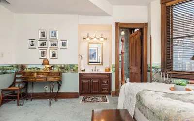 Photo 3 - Moon River Bed and Breakfast