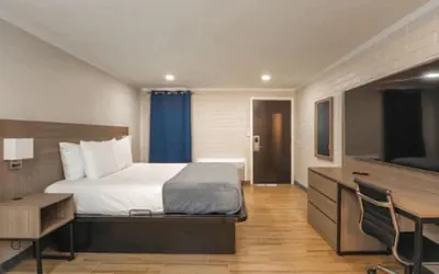 Photo 4 - Economy Suites Springfield - Fairgrounds