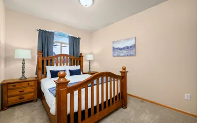 Photo 4 - Cabin-style Group Retreat Near Rmnp, Lakes & Golf