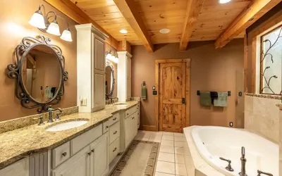 Photo 2 - Luxury Lakeview Cabin With Hot Tub and Game Room