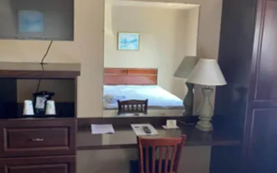 Photo 4 - Home Place Inn