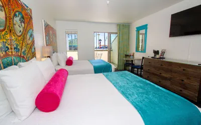 Photo 4 - Carousel Beach Inn