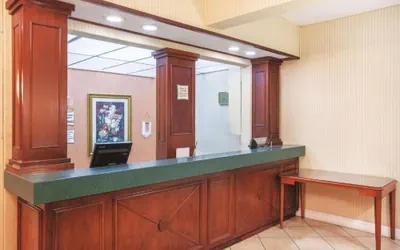 Photo 2 - University Inn & Suites Berkeley