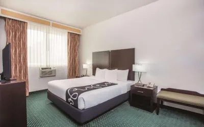 Photo 5 - University Inn & Suites Berkeley