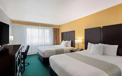 Photo 4 - University Inn & Suites Berkeley