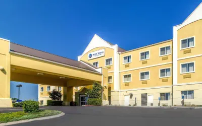 HOTELWORLD INN & SUITES