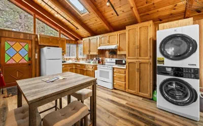 Photo 4 - Mama Bear's Cozy Cabin