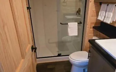 Photo 5 - Luxury Cabin with Mountain View 4B