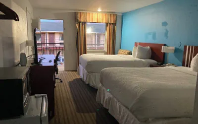 Photo 5 - Woodward Inn&Suite