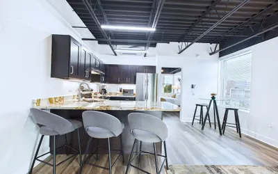 Photo 3 - Stay Park Cruise Modern Loft by Port -unit 200