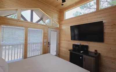 Photo 2 - Luxury Cabin with Forest View 7B