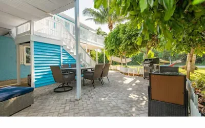 Hutchinson Island Beach Retreat | Pets Welcome