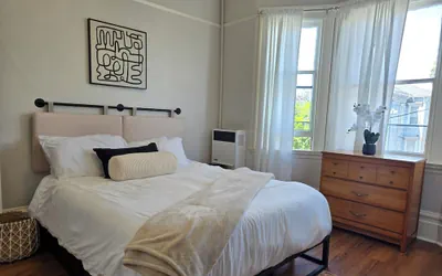 Photo 5 - GORGEOUS 3 BEDROOM IN DOWNTOWN