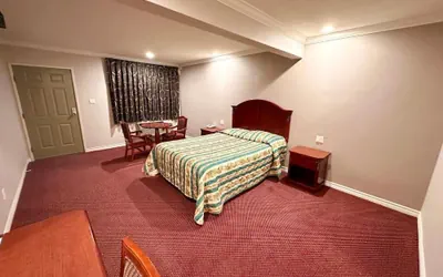 Photo 2 - Tropic west Motel
