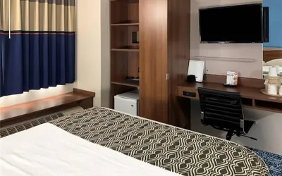 Photo 4 - Sleep Inn & Suites Fond du Lac