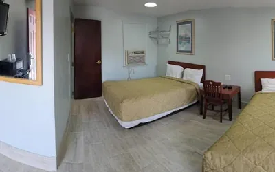 Photo 2 - Deluxe Inn Elkton