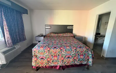 Photo 4 - Townhouse Motel