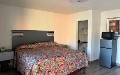 Photo 5 - Townhouse Motel