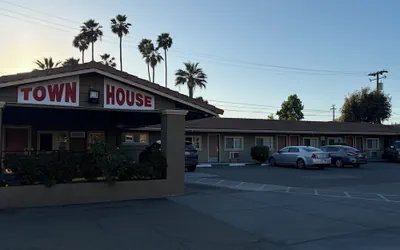 Townhouse Motel