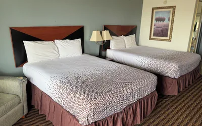 Photo 3 - Budget Host Inn