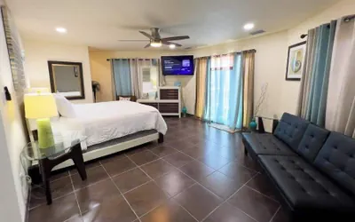 Photo 5 - Channelfront - Remodeled - Pool - Boatslips