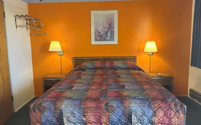 Photo 3 - Oregon Trail Motel