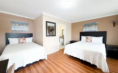 Royal Inn & Suites