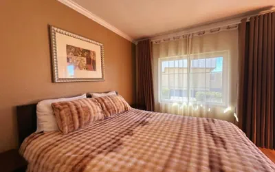 Photo 5 - Royal Inn & Suites