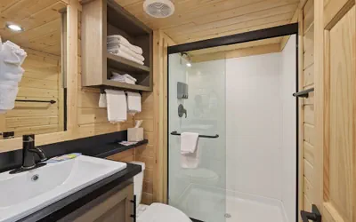 Photo 5 - Cozy Tiny Home 2 King Room Sleeps 4