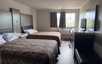 Photo 3 - Midway Inn