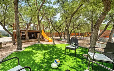 Photo 5 - Contemporary Country Style Gem w/ BBQ & Games Room