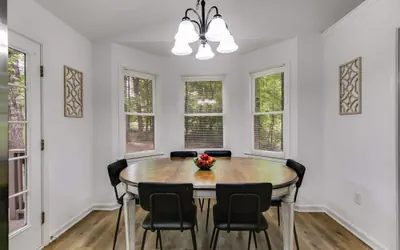 Photo 3 - Tranquil Hideaway Home - Pet-friendly
