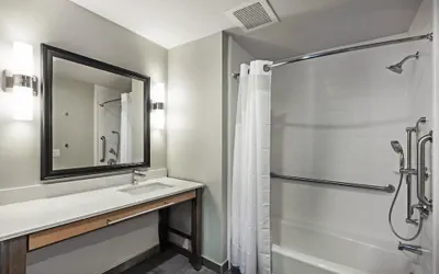 Photo 4 - Holiday Inn Houston NE - Bush Airport Area by IHG