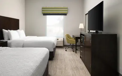 Photo 4 - Hampton Inn Fairmont