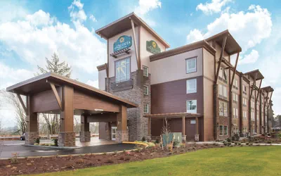 Photo 2 - La Quinta Inn & Suites by Wyndham Tumwater - Olympia