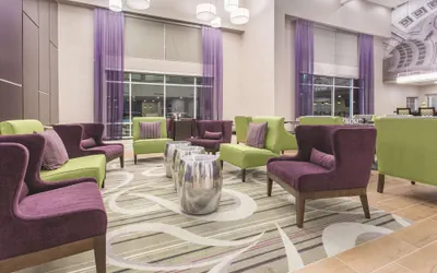 Photo 3 - La Quinta Inn & Suites by Wyndham Tumwater - Olympia